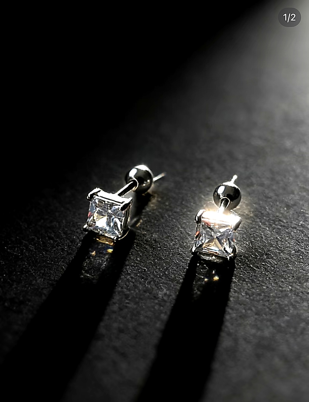 Lumière Cube Stud